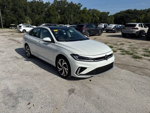 Used 2025 Volkswagen Jetta SEL FWD image 1