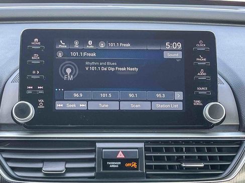 Used 2021 Honda Accord Sport image 13