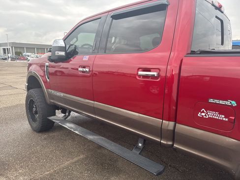 Used 2017 Ford F250 Lariat w/ Lariat Ultimate Package image 5