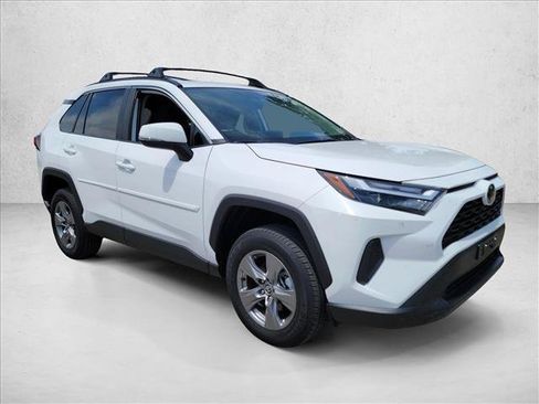 Used 2025 Toyota RAV4 XLE w/ Convenience Package FWD image 3