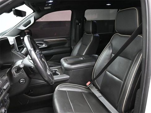 Used 2021 Chevrolet Suburban Premier w/ Premium Package image 14