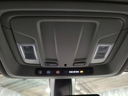 Used 2021 GMC Sierra 1500 Elevation image 18