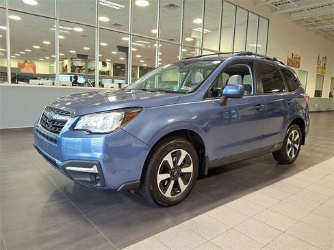 Used 2018 Subaru Forester 2.5i Premium w/ All-Weather Package image 3