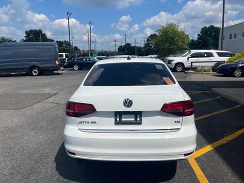 Used 2017 Volkswagen Jetta SEL image 6
