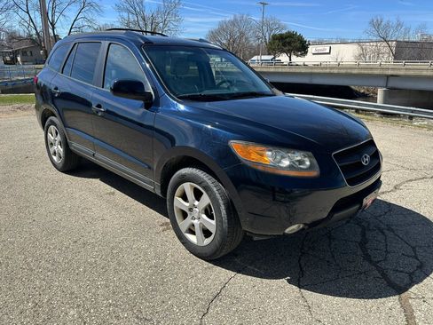 Used 2009 Hyundai Santa Fe SE image 4
