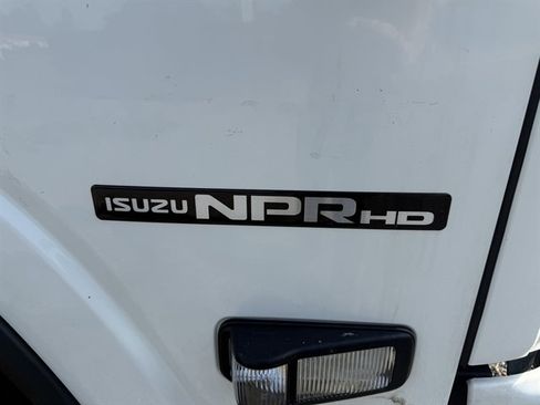 Used 2019 Isuzu NPR RWD image 5