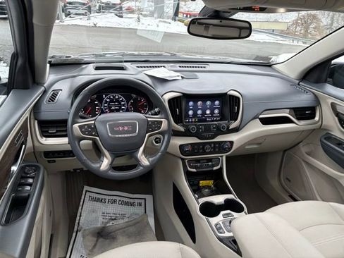 Used 2022 GMC Terrain Denali w/ Denali Premium Package image 11