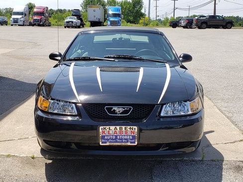 Used 2000 Ford Mustang Convertible RWD image 9