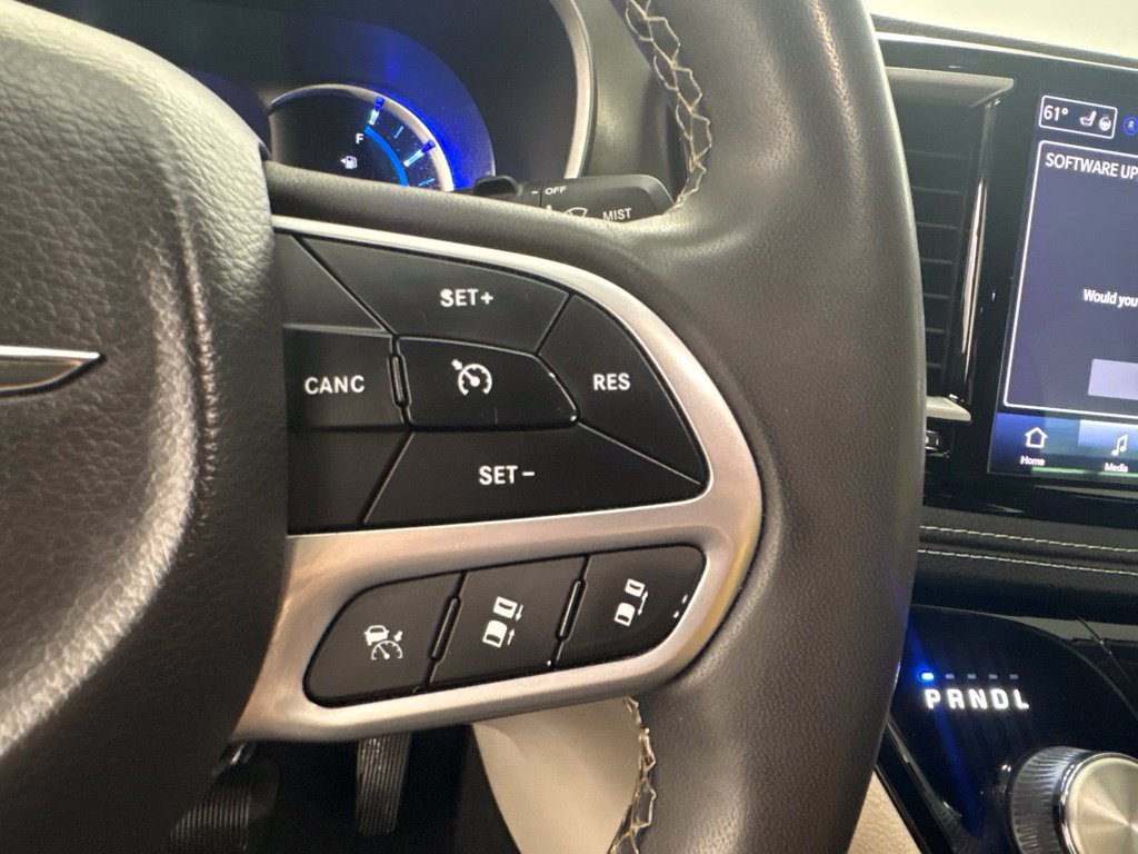 Used 2022 Chrysler Pacifica Touring-L FWD image 21