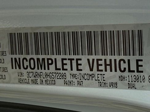 Used 2017 RAM 5500 Tradesman w/ Chrome Appearance Group image 38