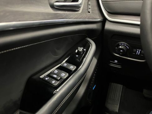 Used 2022 Jeep Grand Cherokee L Overland image 18