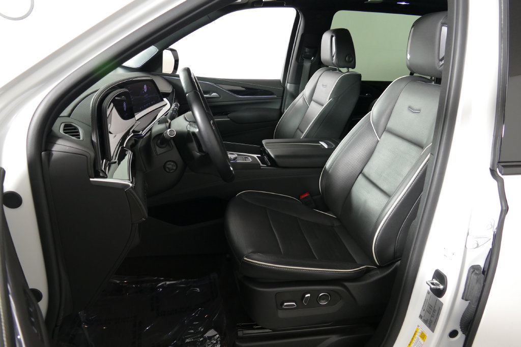 Used 2024 Cadillac Escalade ESV Sport w/ Touring Package AWD/4WD image 10