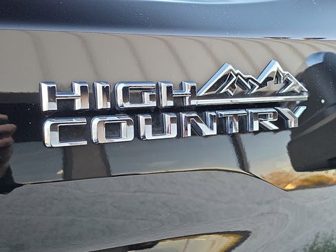 Used 2021 Chevrolet Silverado 2500 High Country w/ Z71 Off-Road Package image 5