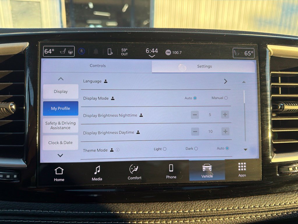 Used 2024 Chrysler Pacifica Touring FWD image 22