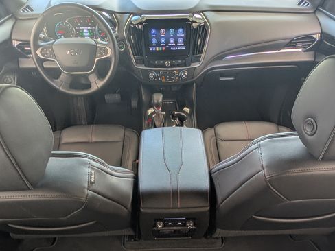Used 2023 Chevrolet Traverse RS FWD image 23