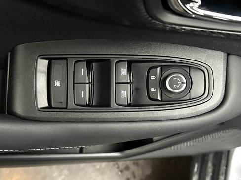 Certified 2025 Subaru Outback Premium image 17