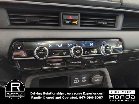 New 2025 Honda Pilot Touring image 9