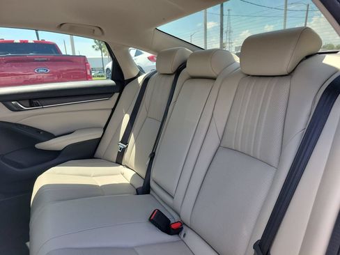 Used 2020 Honda Accord Touring image 10