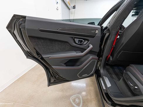 Used 2024 Lamborghini Urus S AWD/4WD image 37
