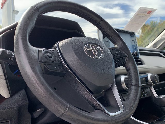 Used 2021 Toyota RAV4 Limited w/ Limited Grade Weather Package AWD/4WD image 19