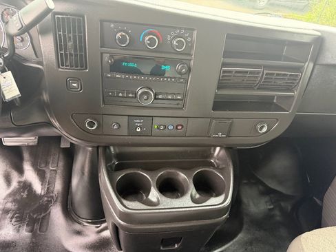 Used 2021 Chevrolet Express 2500 w/ Driver Convenience Package image 23