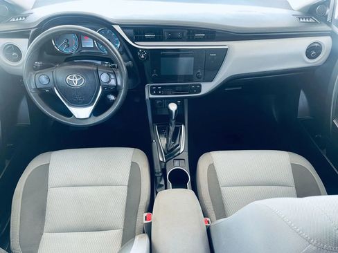Used 2017 Toyota Corolla LE image 5