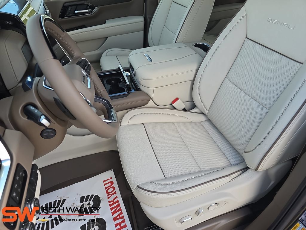 New 2026 GMC Yukon Denali w/ Denali Reserve Package AWD/4WD image 16