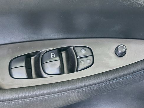 Used 2024 Nissan Leaf S FWD image 15