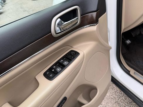 Used 2017 Jeep Grand Cherokee Limited w/ Trailer Tow Group IV image 15