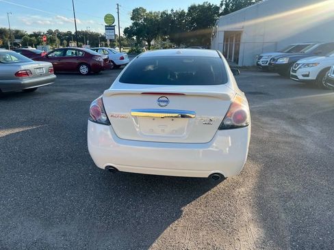 Used 2012 Nissan Altima 3.5 SR w/ Sport Pkg FWD image 4