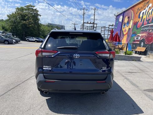 Used 2022 Toyota RAV4 XLE w/ Convenience Package AWD/4WD image 4