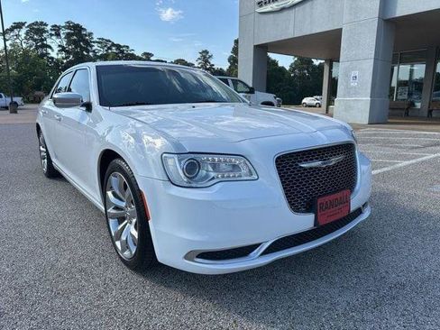 Certified 2021 Chrysler 300 Touring w/ Chrome Appearance Package RWD image 1