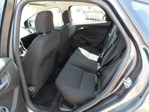 Used 2017 Ford Focus SE FWD image 20