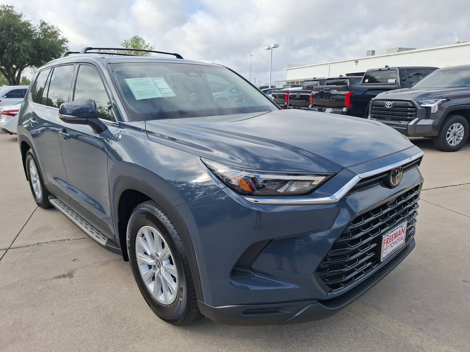 Used 2026 Toyota Grand Highlander FWD image 8