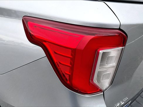 Certified 2020 Ford Explorer XLT w/ Equipment Group 202A image 25