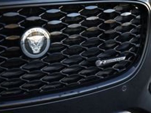 New 2024 Jaguar XF R-Dynamic SE image 9