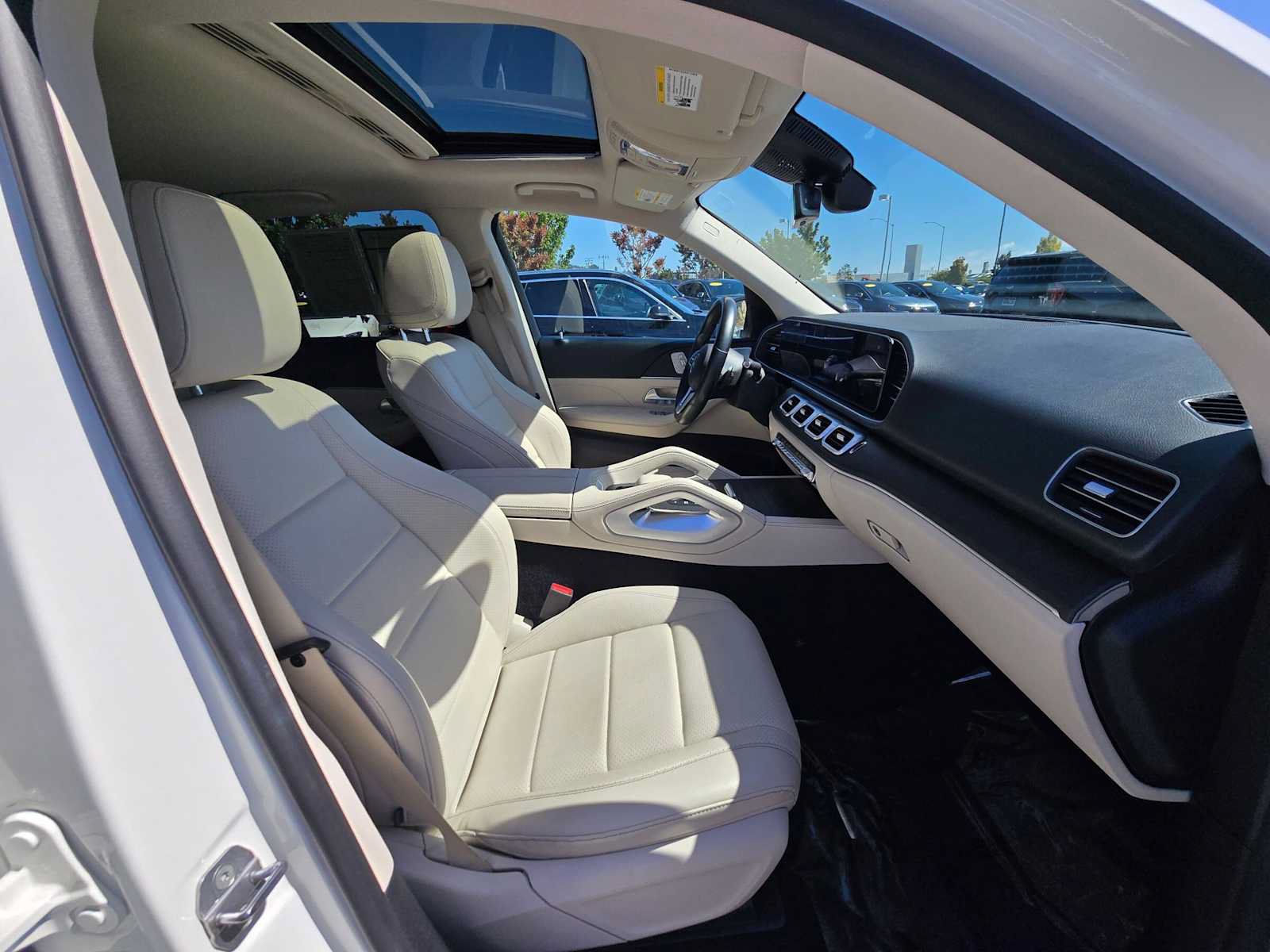 Used 2021 Mercedes-Benz GLE 350 w/ Premium Package image 17