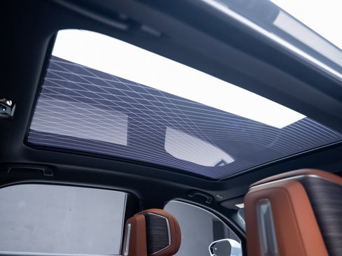 Used 2023 BMW i7 xDrive60 image 71