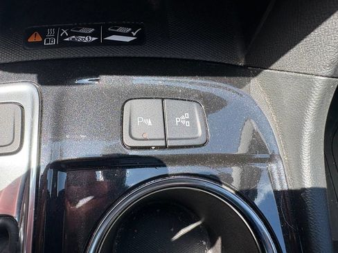 Used 2022 Chevrolet Equinox Premier AWD/4WD image 24