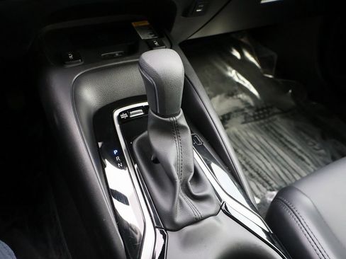 Used 2025 Toyota Corolla XSE image 39