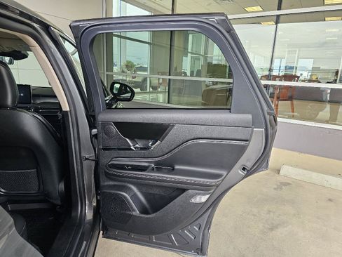 Used 2025 Lincoln Corsair AWD w/ Equipment Group 101A image 13