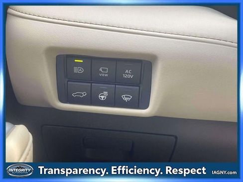 Used 2021 Toyota Highlander Platinum AWD/4WD image 22