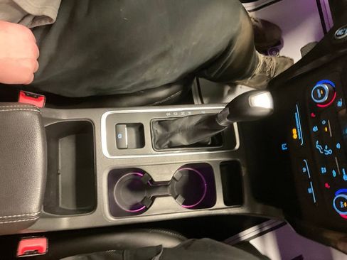 Used 2017 Ford Escape Titanium image 18