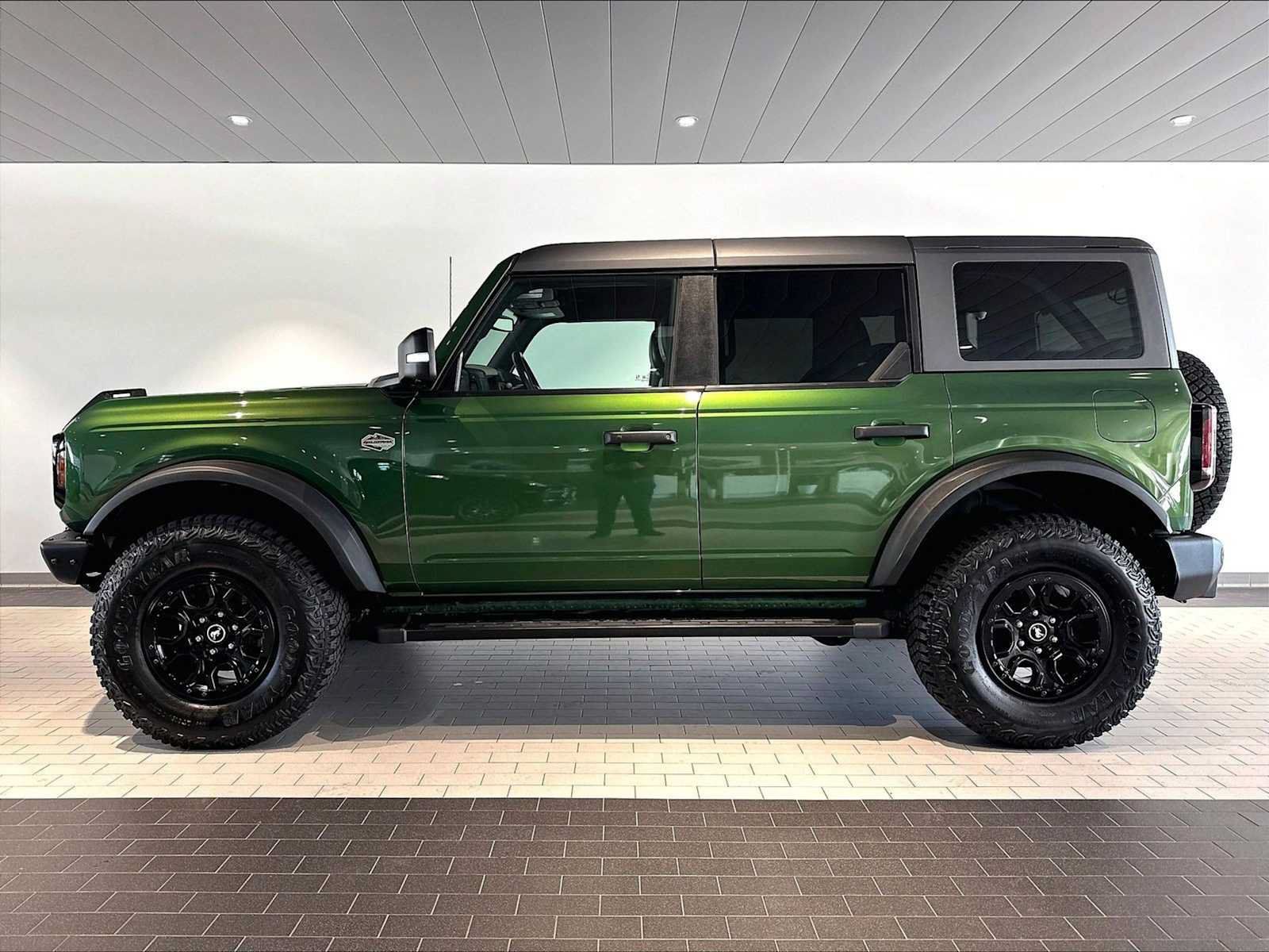 Used 2024 Ford Bronco Wildtrak AWD/4WD image 2