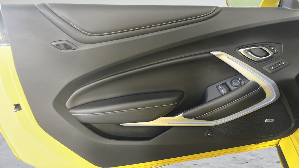 Used 2017 Chevrolet Camaro SS RWD image 15