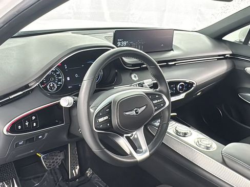 Used 2025 Genesis GV70 3.5T Sport image 37