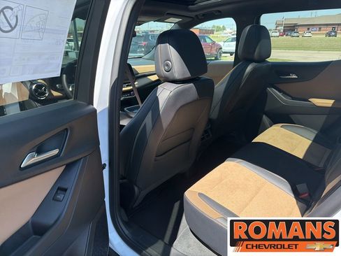 New 2026 Chevrolet Equinox ACTIV w/ Convenience Package III AWD/4WD image 21