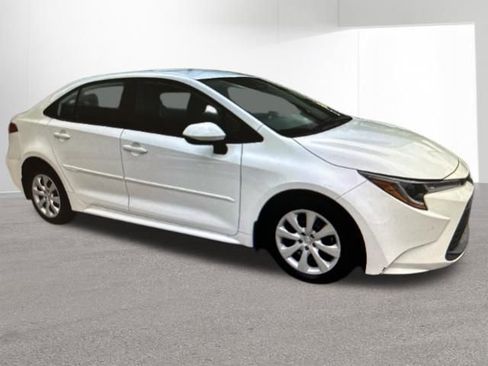 Used 2024 Toyota Corolla LE FWD image 3