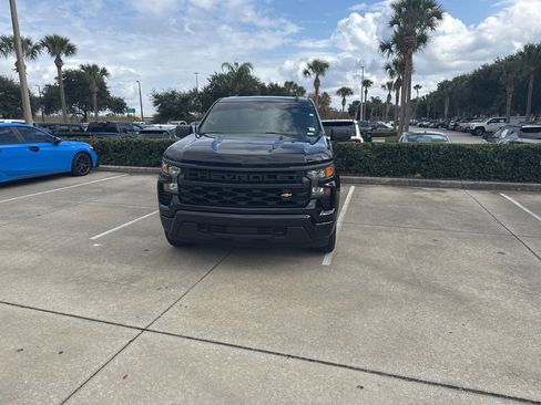 Used 2024 Chevrolet Silverado 1500 Custom image 2