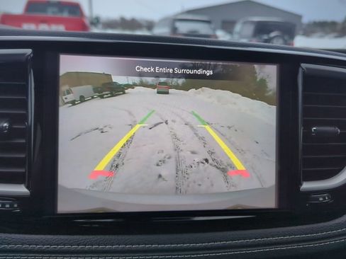 Used 2022 Chrysler Pacifica Touring-L w/ S Appearance Package image 16